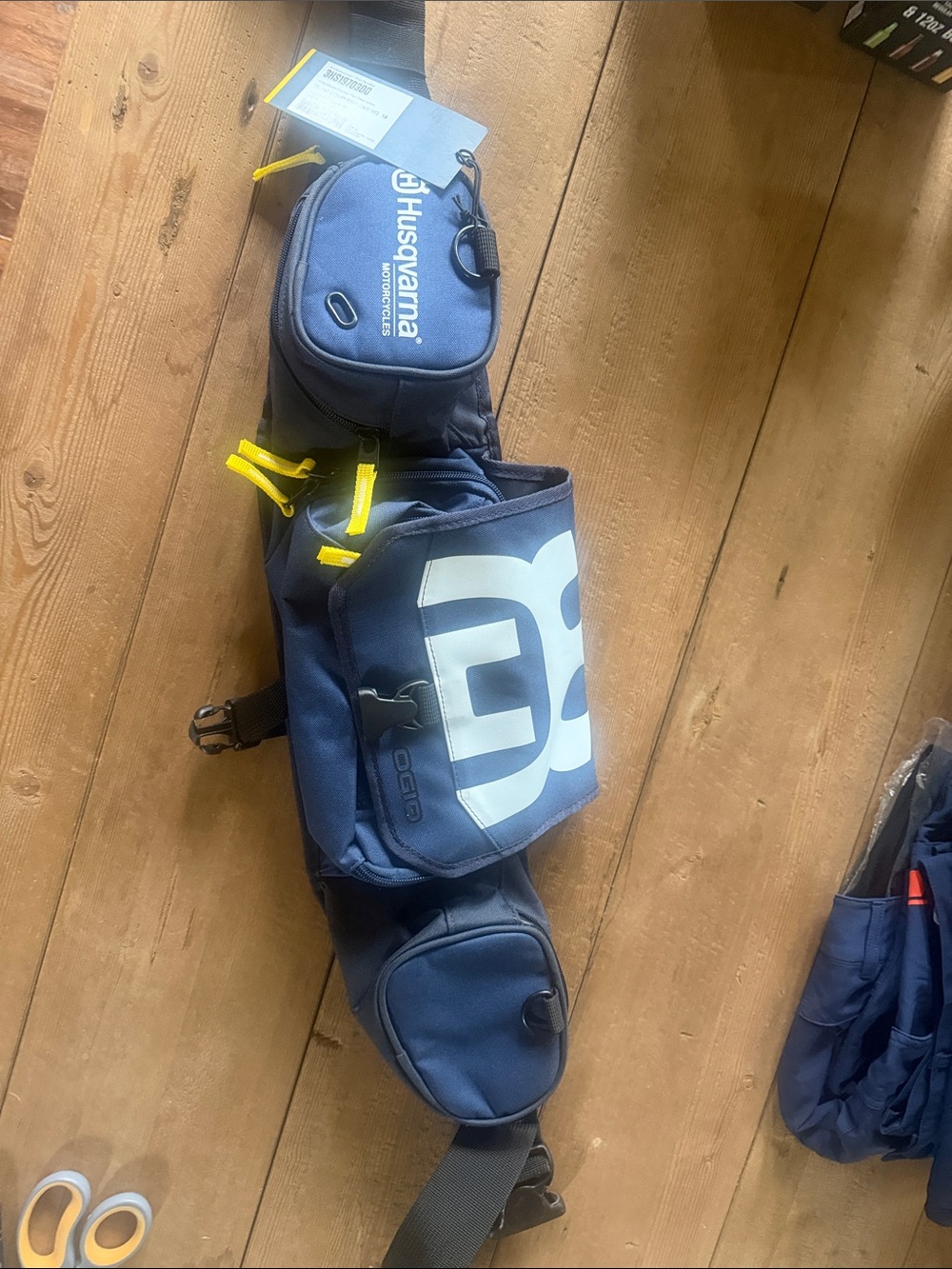Husqvarna motorcycles Belt Bag HQ 19 OGIO
NEW retail $139
